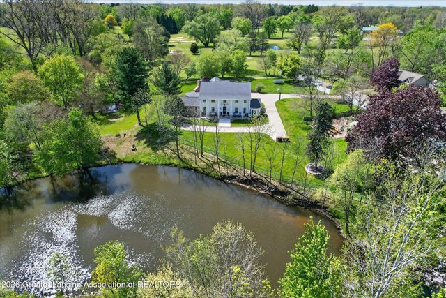 125 W Riverside Street, Williamston, MI 48895