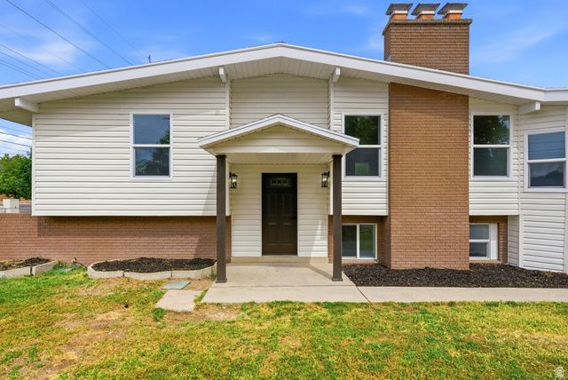 5909 S SANFORD DR, Murray, UT 84123