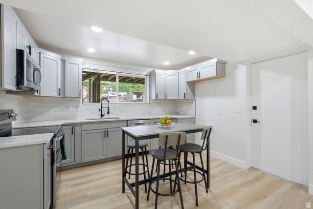 5909 S SANFORD DR, Murray, UT 84123