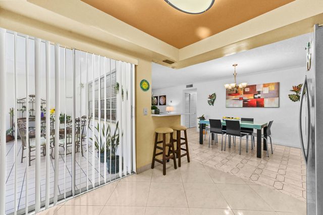 200 NE 12th Avenue 3a, Hallandale Beach, FL 33009