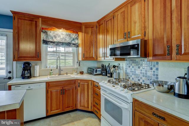 1146 HERMOSA AVE, Lancaster, PA 17601