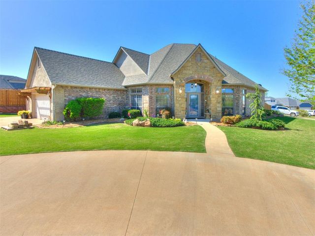 221 Penny Circle, Guthrie, OK 73044