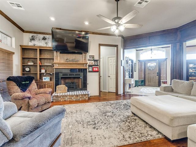 221 Penny Circle, Guthrie, OK 73044