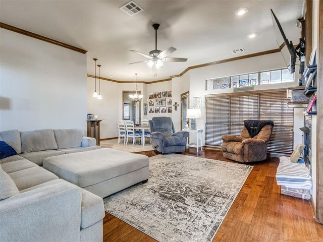 221 Penny Circle, Guthrie, OK 73044