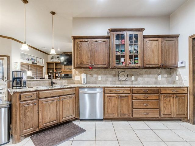 221 Penny Circle, Guthrie, OK 73044