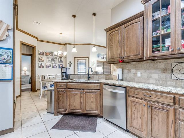 221 Penny Circle, Guthrie, OK 73044