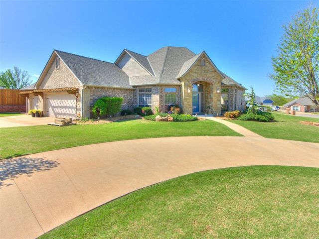 221 Penny Circle, Guthrie, OK 73044