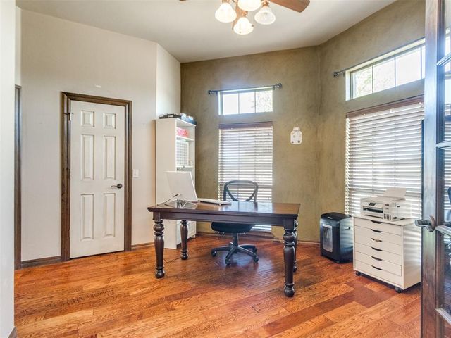 221 Penny Circle, Guthrie, OK 73044