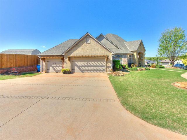 221 Penny Circle, Guthrie, OK 73044