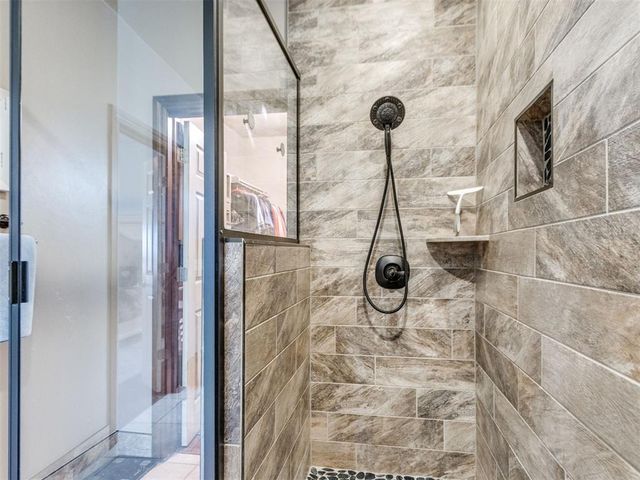 221 Penny Circle, Guthrie, OK 73044