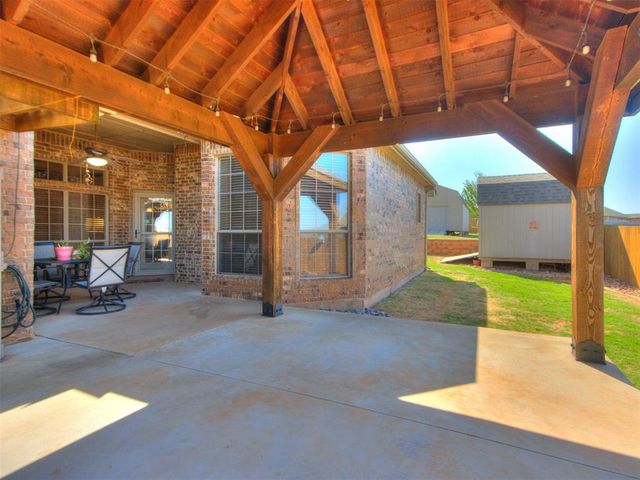 221 Penny Circle, Guthrie, OK 73044