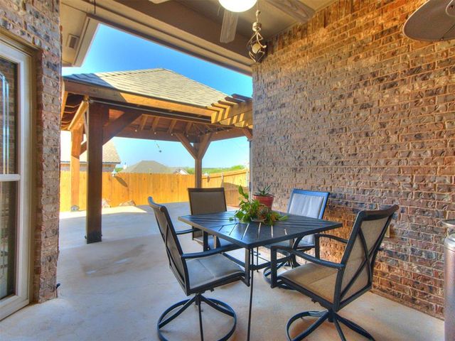 221 Penny Circle, Guthrie, OK 73044