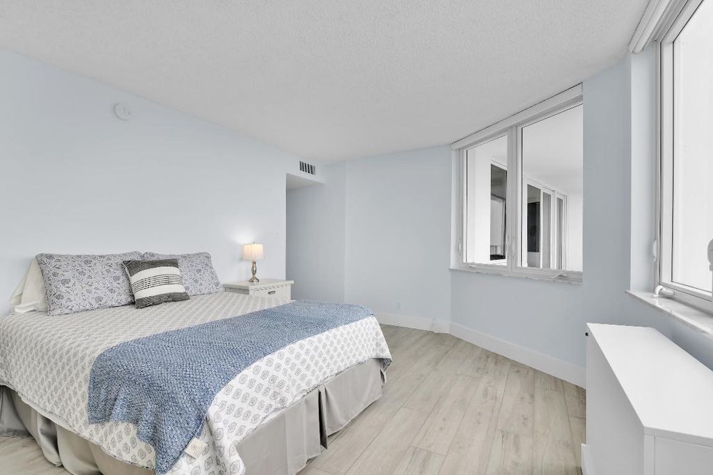 Image 15 of property listing at 500 S Ocean Boulevard 1509, Boca Raton, FL 33432