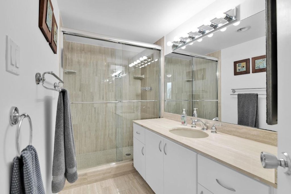 Image 20 of property listing at 500 S Ocean Boulevard 1509, Boca Raton, FL 33432