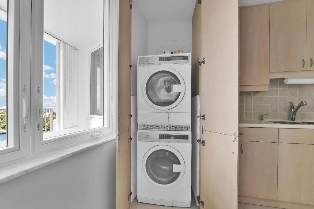 Image 21 of property listing at 500 S Ocean Boulevard 1509, Boca Raton, FL 33432