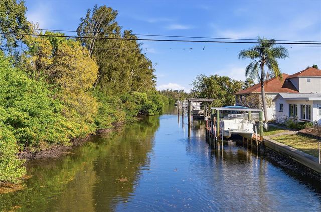 7891 1ST STREET NE, St Petersburg, FL 33702