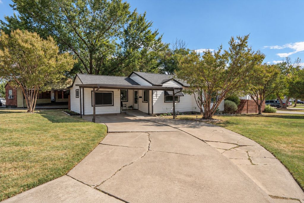 5301 Odell Drive, Fort Worth, TX 76115 — exterior