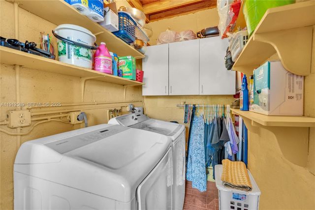 683 W 39th St, Hialeah, FL 33012