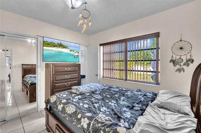 683 W 39th St, Hialeah, FL 33012