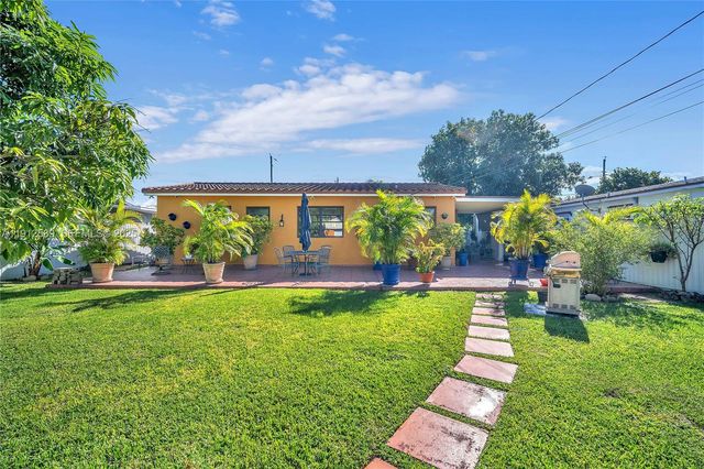 683 W 39th St, Hialeah, FL 33012