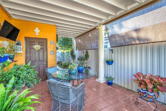 683 W 39th St, Hialeah, FL 33012