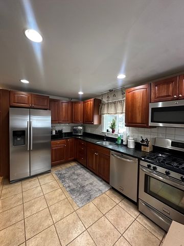 284 Torrey St 0, Brockton, MA 02301