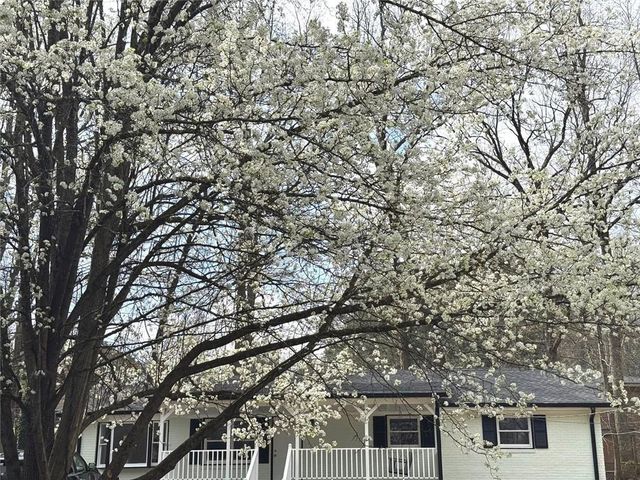 1980 Winchester Court SW, Marietta, GA 30008