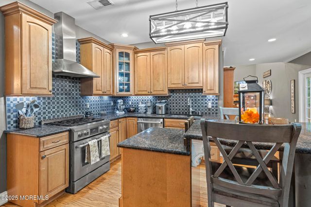 33 Harbor Road, Morganville, NJ 07751