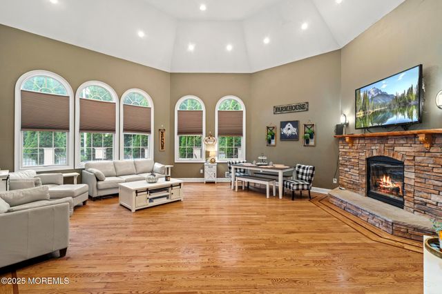 33 Harbor Road, Morganville, NJ 07751
