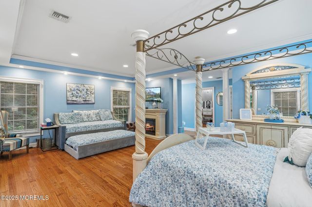 33 Harbor Road, Morganville, NJ 07751