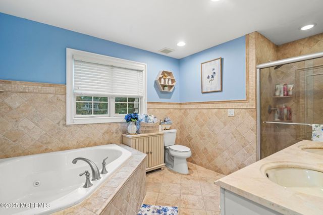 33 Harbor Road, Morganville, NJ 07751