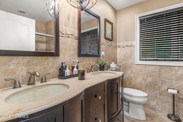 33 Harbor Road, Morganville, NJ 07751