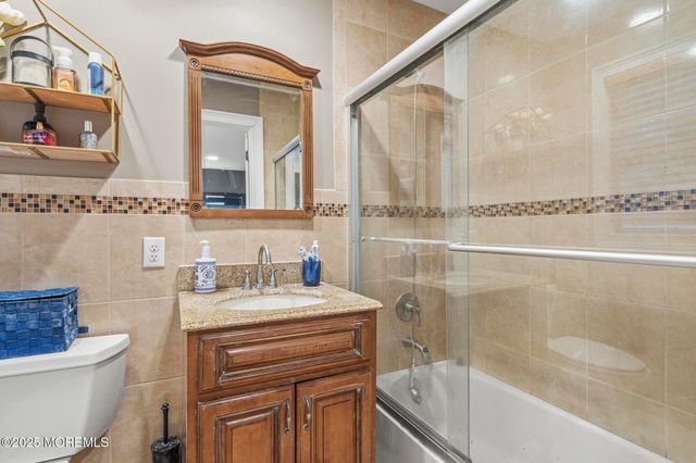 33 Harbor Road, Morganville, NJ 07751