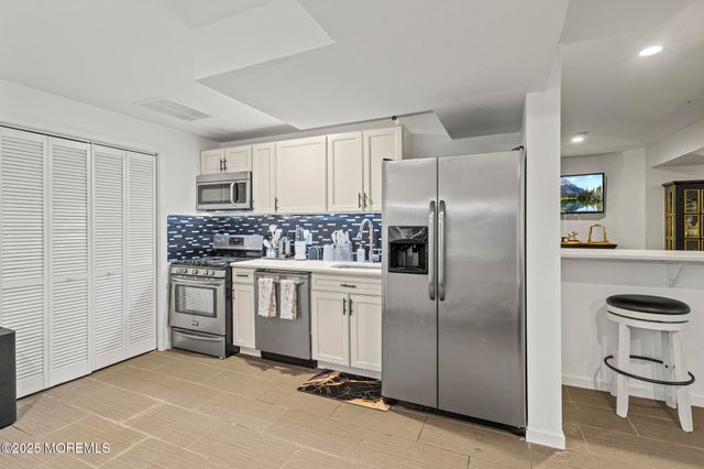 33 Harbor Road, Morganville, NJ 07751