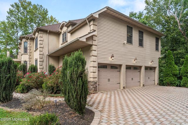 33 Harbor Road, Morganville, NJ 07751