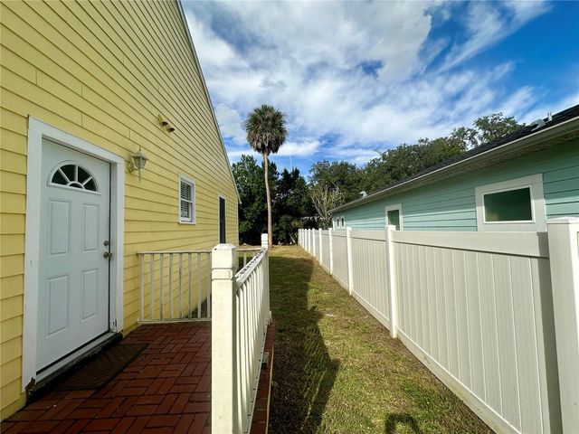 325 W JEAN STREET, Tampa, FL 33604