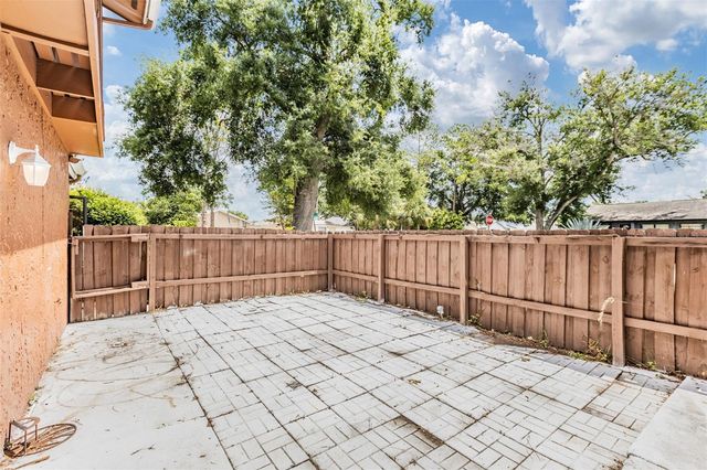 10520 WINROCK PLACE, Tampa, FL 33624