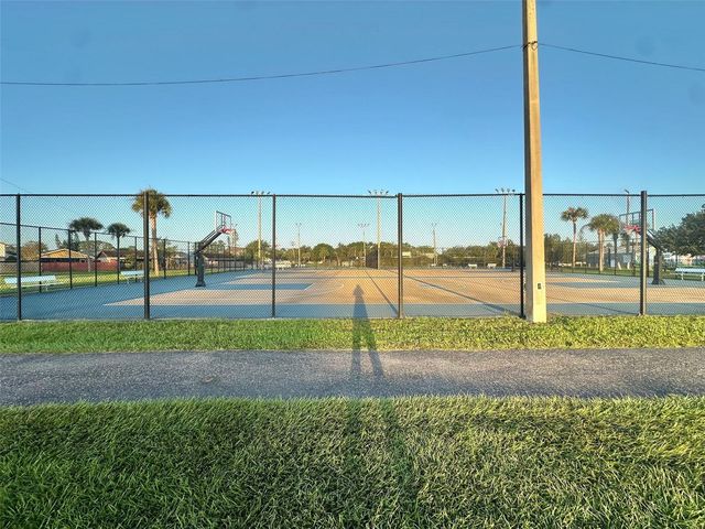 10520 WINROCK PLACE, Tampa, FL 33624