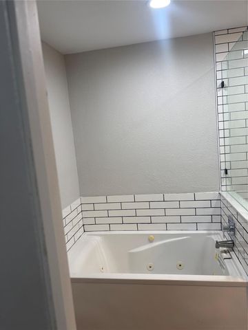 3205 Eastex Freeway, Houston, TX 77026