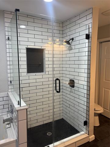 3205 Eastex Freeway, Houston, TX 77026