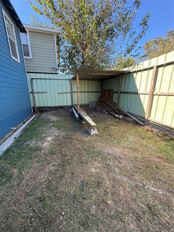 3205 Eastex Freeway, Houston, TX 77026