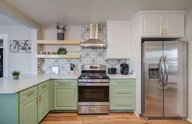 3205 Eastex Freeway, Houston, TX 77026