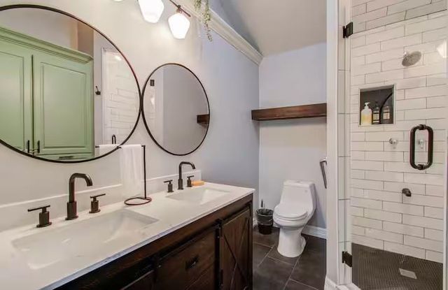 3205 Eastex Freeway, Houston, TX 77026