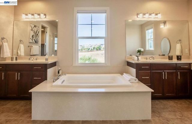 4456 Sunset View Dr, Dublin, CA 94568