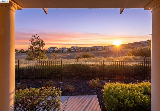 4456 Sunset View Dr, Dublin, CA 94568