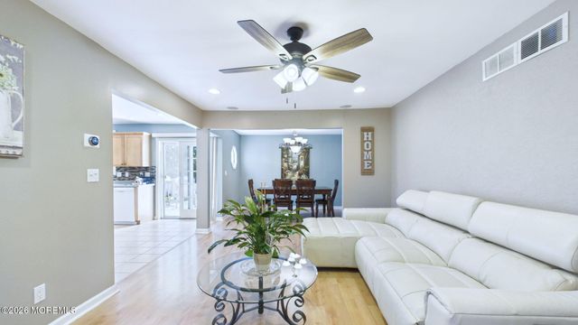 13 Lee Road, Manalapan, NJ 07726