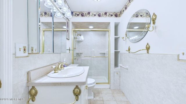 13 Lee Road, Manalapan, NJ 07726