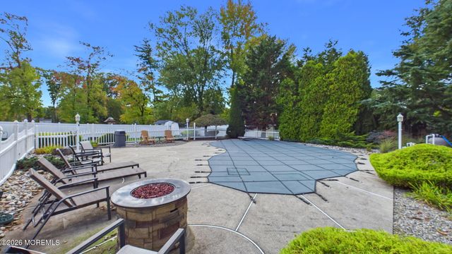 13 Lee Road, Manalapan, NJ 07726