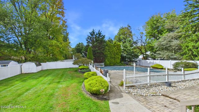 13 Lee Road, Manalapan, NJ 07726