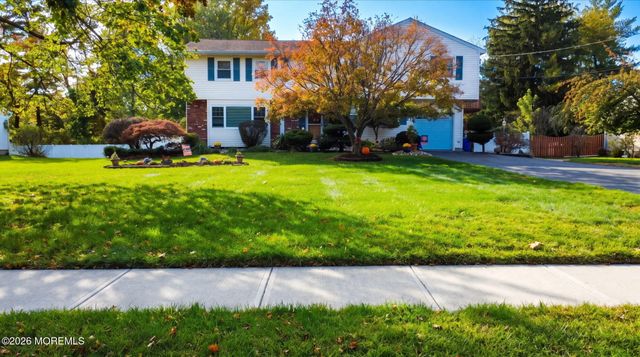 13 Lee Road, Manalapan, NJ 07726